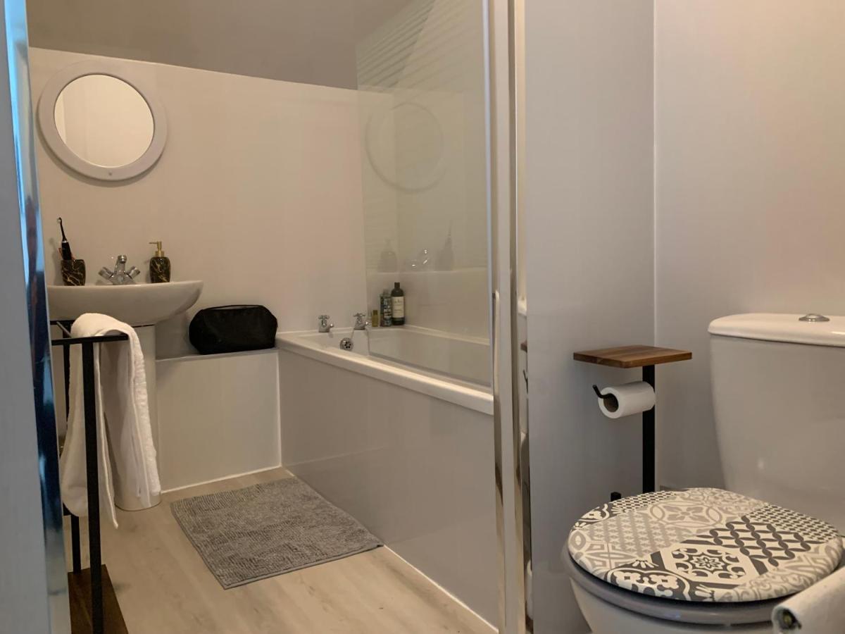 Lovely 2 Bedroom Apartment In Central Location 格陵诺克 外观 照片
